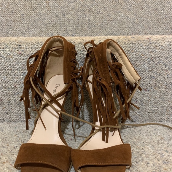 Fringe Heels - Picture 3 of 4